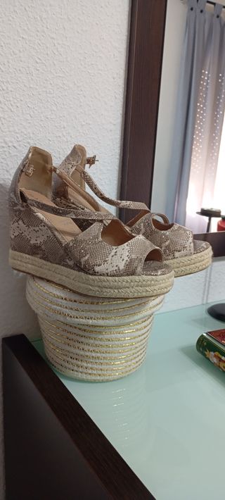 Cuñas Marypaz Beige y Marrón