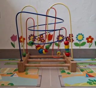 Laberinto de Cuentas de Madera