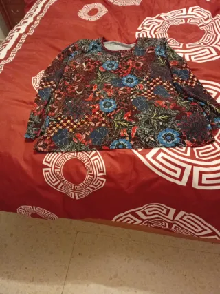 Jersey estampado floral manga larga