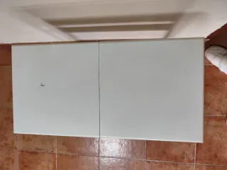 Mesita auxiliar blanca con cajón