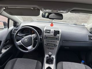 Toyota Avensis 2011 diesel pegatina b