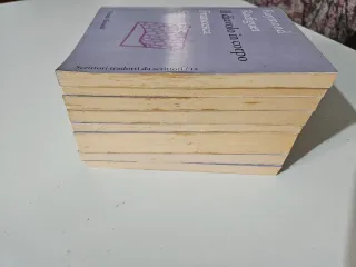 Set di 8  libri