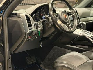 Porsche Cayenne Platinum Edition (2017)