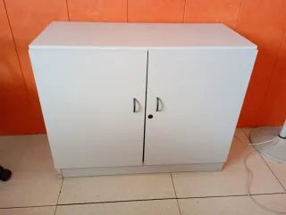Armario de oficina bajo blanco