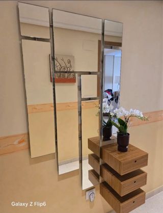 Recibidor madera,espejo y 2 cuadros