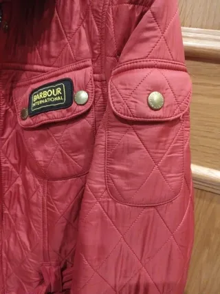 Chaqueta Barbour acolchada roja