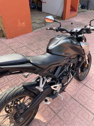 Moto 125cc Negra y Plateada