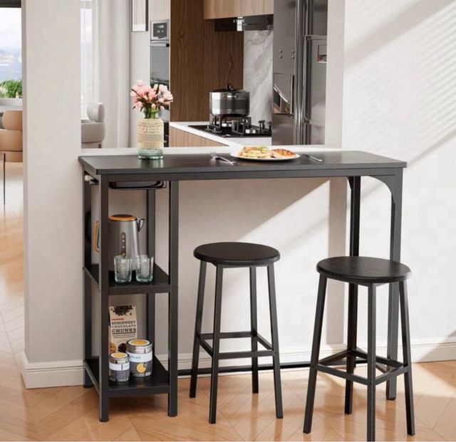 Mesa alta con 2 taburetes