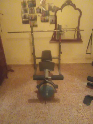 Banco de pesas con barra