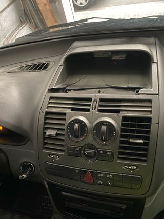 Mercedes-Benz Vito 2024