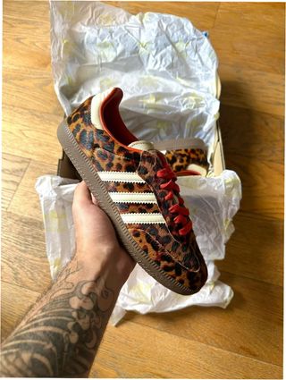 Adidas Samba OG Leopardo Rojo Talla 41