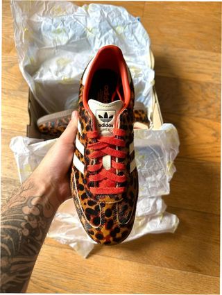 Adidas Samba OG Leopardo Rojo Talla 41