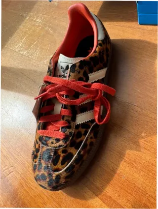 Adidas Samba OG Leopardo Rojo Talla 41