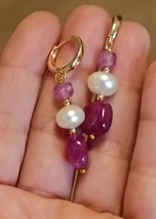 Orecchini pendenti perle e pietre rosa