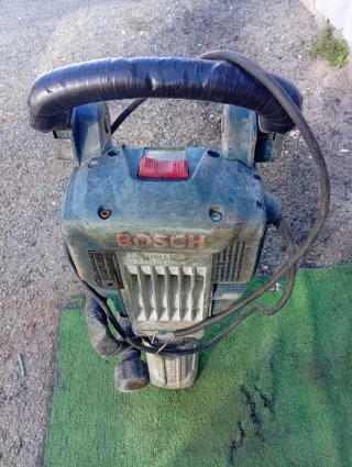 Martillo Bosch GSH 16 C