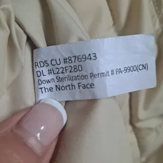 Chaqueta The North Face 550 Beige/Negra