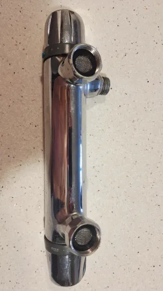Grifo termostático ducha plata y turquesa