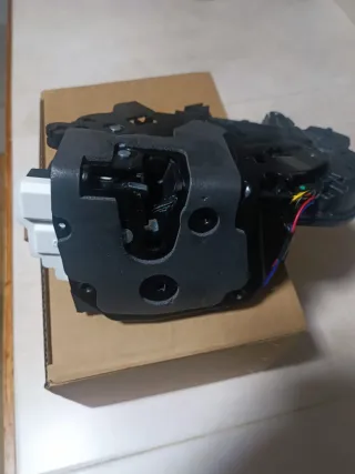 Cerradura Delantera Izquierda Range Rover Vogue