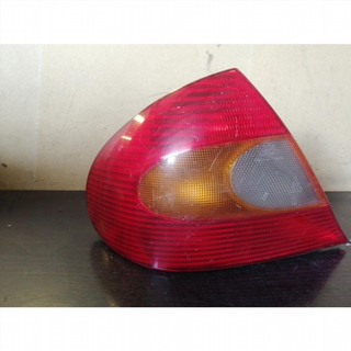 Piloto trasero izquierdo Ford Mondeo I Hat