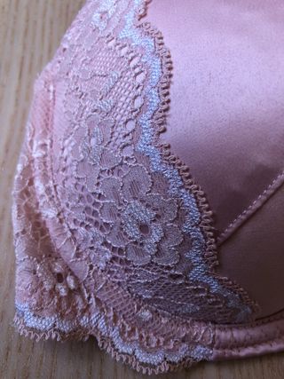 Lote 2 sujetadores negro y rosa encaje