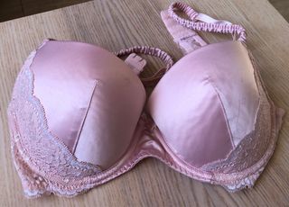 Lote 2 sujetadores negro y rosa encaje