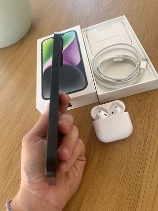 iPhone 14 Plus + AirPods 4