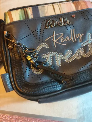 Bolso Negro con Diseño Really Great