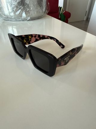 Gafas de sol Prada preciosas nuevas unisex