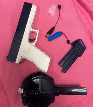 Pistola de agua eléctrica con cargador