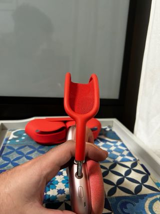 Apple AirPods Max Red