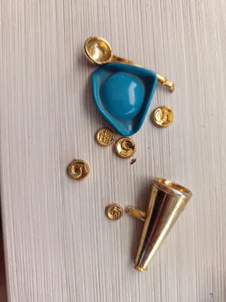 Piezas Playmobil: Megáfono, Cuchara, Monedas