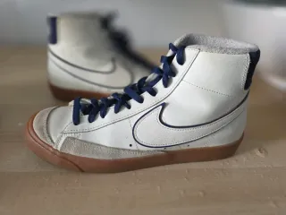 Nike Blazer Mid '77 Premium Blancas y Azules