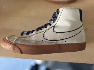 Nike Blazer Mid '77 Premium Blancas y Azules
