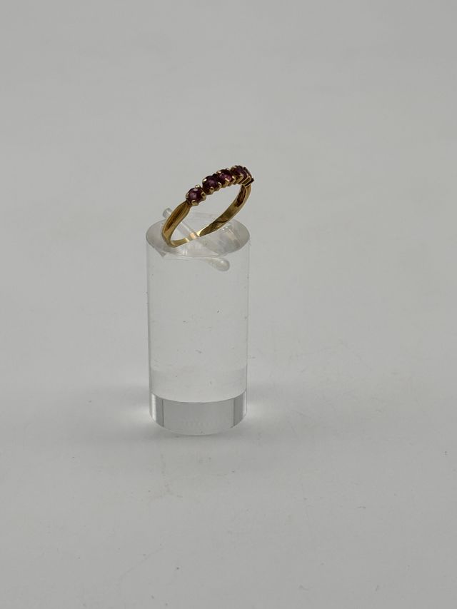 01-0135 ANILLO DE ORO CON PIEDRAS ROSAS