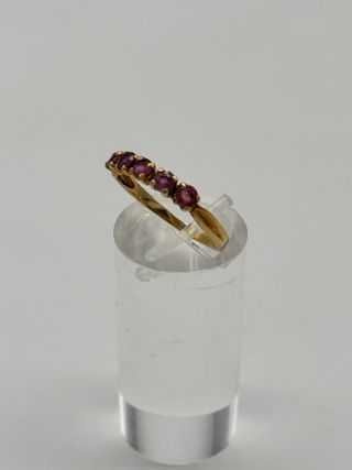 01-0135 ANILLO DE ORO CON PIEDRAS ROSAS