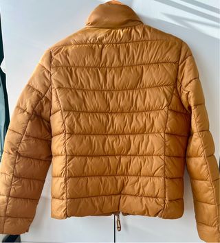 Chaqueta acolchada mostaza