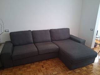 Sofá chaiselongue gris casi nuevo