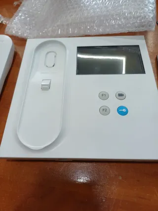 Monitor FEMAX Blanco