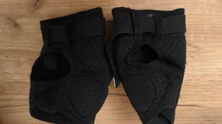 Coderas Fox Launch Pro Junior talla YL