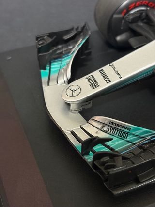 Mercedes W08 2017 1/18