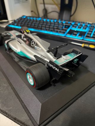 Mercedes W08 2017 1/18
