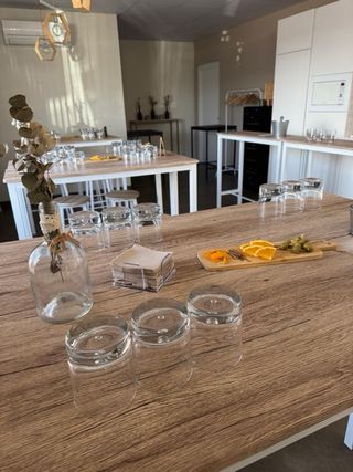 Vinoteca en pleno funcionamiento.