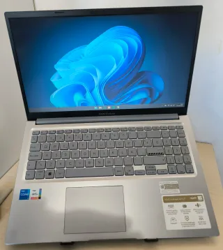 ASUS Vivobook X1504ZA - Gris/Plata