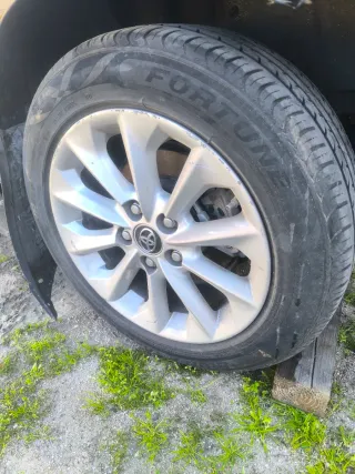 Llantas Toyota 16