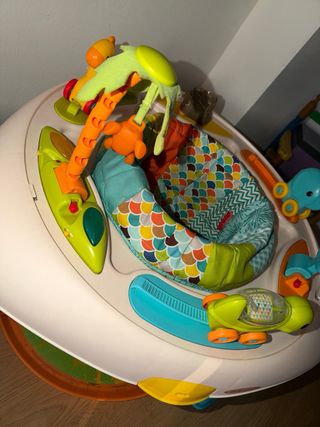 Mesa de juegos infantil Infantino