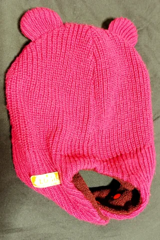 Gorra infantil monstruo rosa magenta