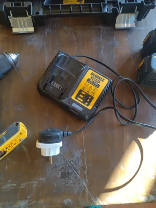 Taladro Percutor Dewalt DCD778 M2T