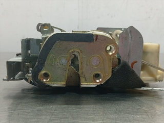 CERRADURA PUERTA DELANTERA DERECHA TOYOTA YARIS (