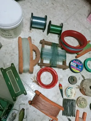 Lote de pesca: carretes, señuelos y más