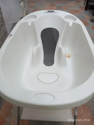 Bañera para bebé con soporte y báscula